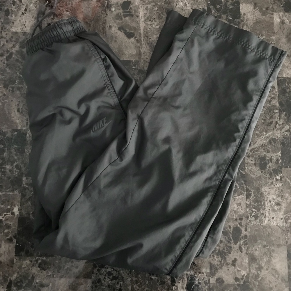 Men’s Small Gray Nike Windrunners